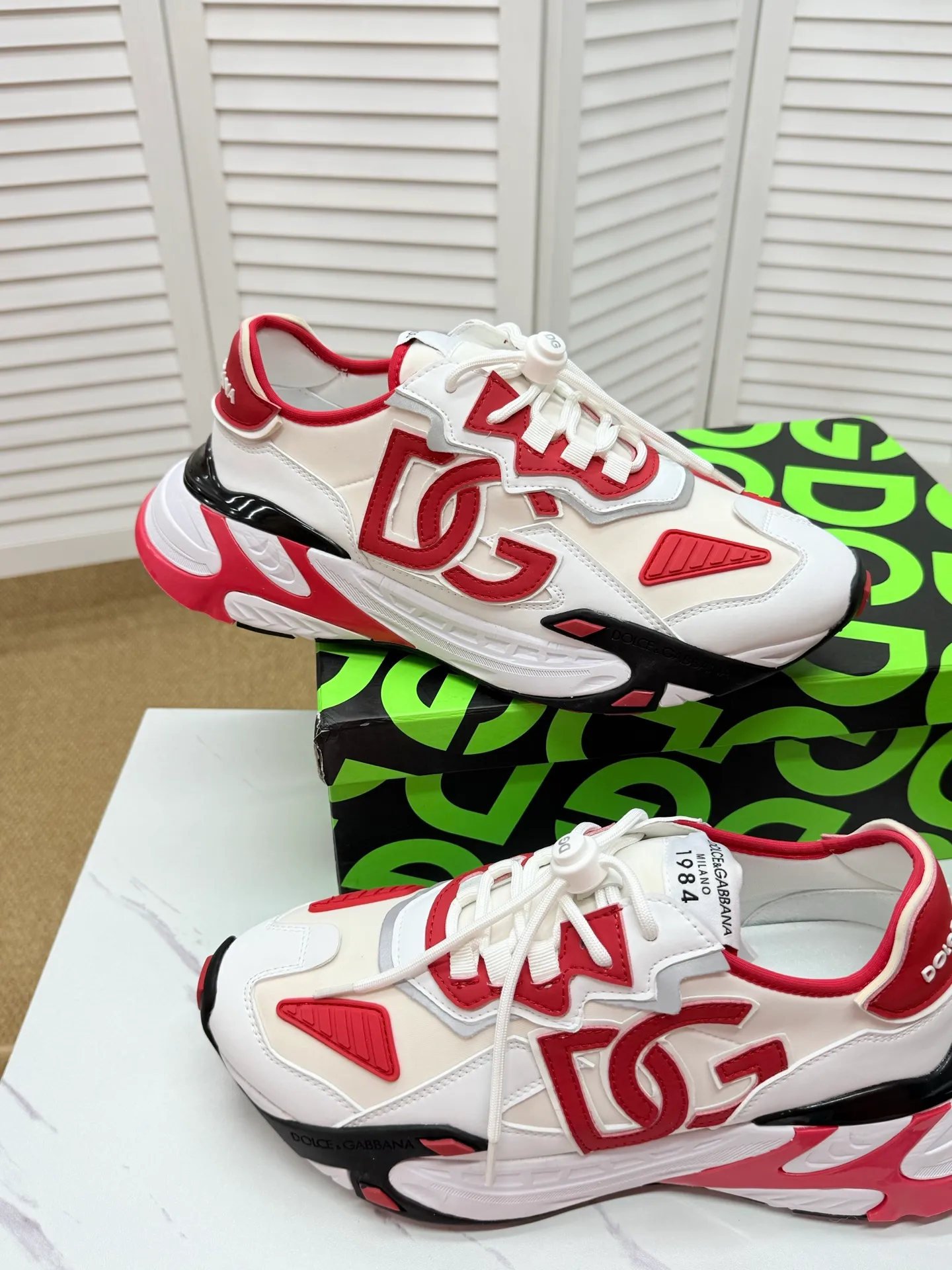 Men's clothing and shoes 260. The latest sports and casual shoes for couples (DG) are fashionable and versatile, and can add luster to various looks. Create an exquisite design with unique dynamic vitality and modern atmosphere, showing modern elegance. Size: 35-46 (custom-made sizes 45 and 46 are non-refundable) Se